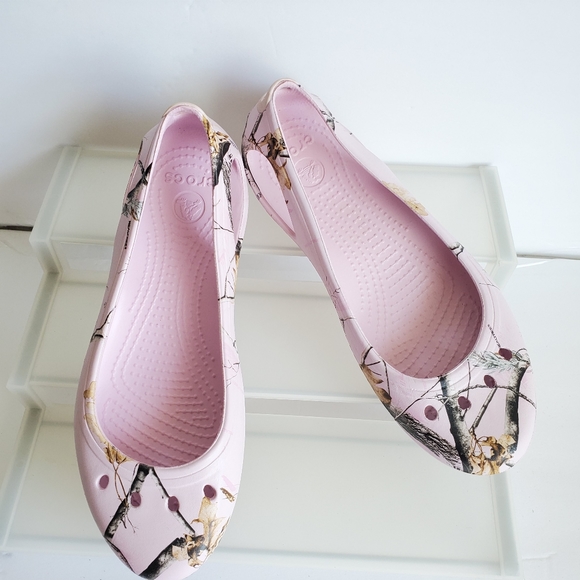 CROCS Shoes - Pink Floral Size 7 Crocs